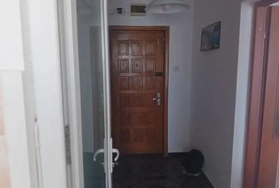 Inchiriez apartament