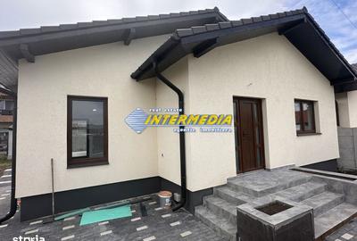 Casă cu 3 camere cu Teren 330 Mp în Micești - 3