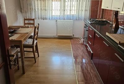 Apartament cu 2 camere decomandat, mobilat în Calea Romanului