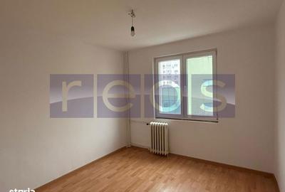 Apartament cu 3 camere decomandat în Vitan