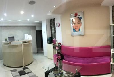 Spațiu comercial, de 290 mp, în Micro 3 - 6