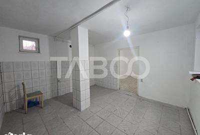 Casă cu 3 camere cu Canalizare în Central - 4