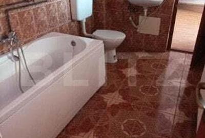 Casă cu 5 camere cu Teren 200 Mp în Central - 2