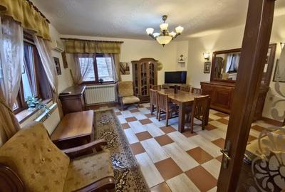 Casa individuala Km 5 curte cu foi?or, acces privat, termen lung - 1