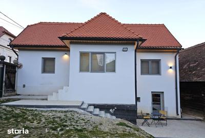 Casă cu 5 camere cu Teren 360 Mp în Central - 1