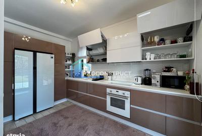 Casă cu 5 camere cu Teren 325 Mp în Dumbrăvița