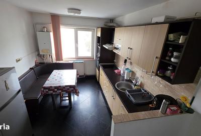 Apartament cu 3 camere în Central - 3