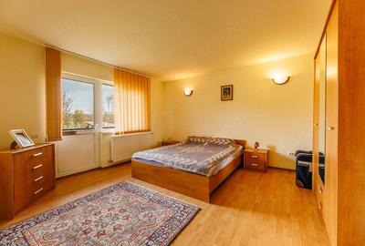 Casă cu 6 camere cu Teren 567 Mp în Central
