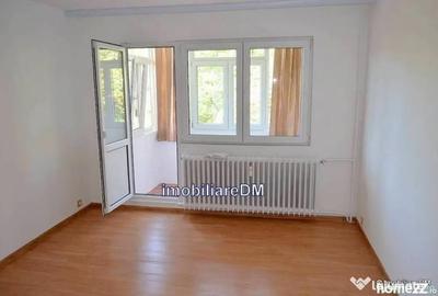 Apartament cu 2 camere decomandat în Nicolina