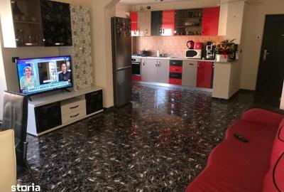 Apartament cu 3 camere decomandat în 1 Mai - 9