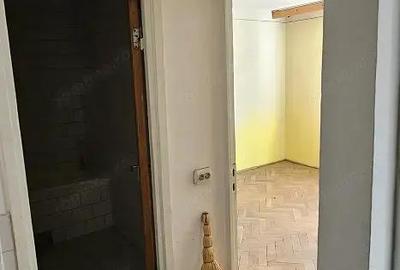 Vand apartament 4 cam cf 1 etajul 1 zona Micro 4 Vand apartament 4 cam cf 1 etajul 1 zona Micro 4 - 11