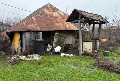 Casă cu Teren 2200 Mp în Izvoru - 7