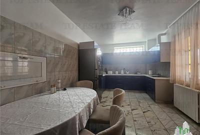 Casă individuală cu 7 camere cu Canalizare în Km 4-5 - 19