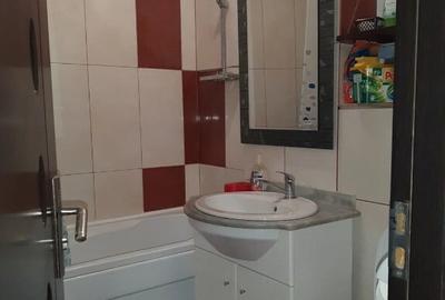 Apartament cu 3 camere decomandat în Complex Studențesc