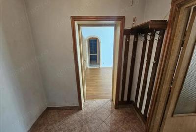 Resita, 2 Cam. Cf. 1, Et. 1, Bulevard, Micro 1 - 19