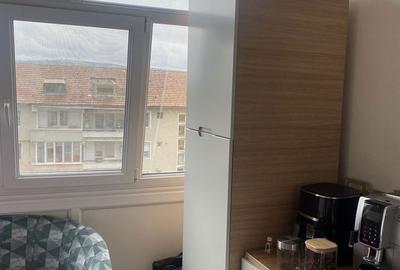 Apartament cu 4 camere decomandat în Central - 1