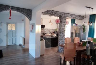 Casa cu 7 camere, 405 mp, in zona Decebal - 2