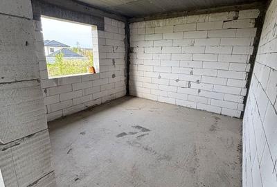 Casă cu 4 camere în Plaiul Vulcanești - 5