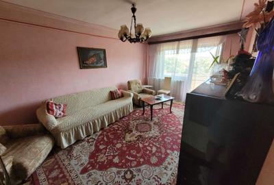 Apartament cu 4 camere decomandat în Roșiori de Vede - 2