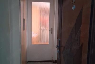 Garsonieră decomandată în Torontalului