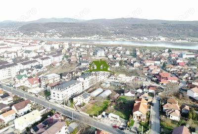 Garsoniera la parter inalt in BL.Nou str.Ostroveni - 13