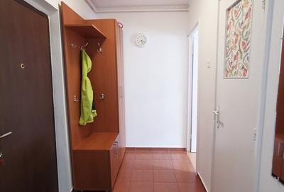 Apartament cu 2 camere semidecomandat, mobilat în Lujerului