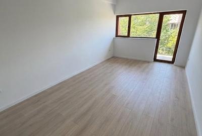 Casă individuală cu 13 camere cu Teren 321 Mp în Lacul Tei - 8
