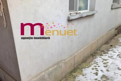 Casă cu 5 camere cu Garaj în Piața Nouă