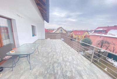 Casa de 630 mp si teren 600 mp, mobilata si utilata, zona Ce - 16