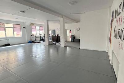 Spațiu comercial, de 120 mp, în Central - 3