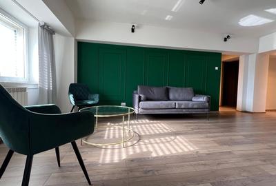Apartament cu 4 camere semidecomandat, mobilat în Unirii