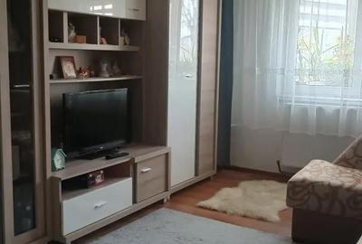 Apartament cu 2 camere decomandat în Tractorul - 3