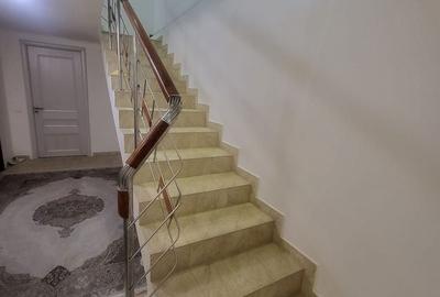 Apartament 5 camere,suprafata mare, curte, bloc 2006 - 4 nivele, Decebal, metrou - 8