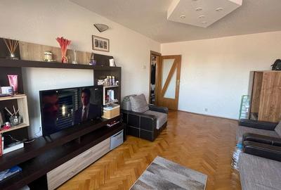 Apartament cu 3 camere decomandat în Soarelui - 2