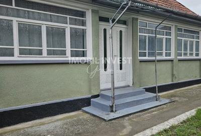 Casă cu 3 camere în Ciumbrud