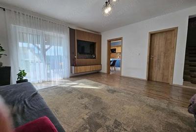 Casă cu 4 camere cu Teren 300 Mp în Chișoda