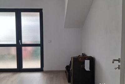 Apartament cu 2 camere decomandat în Sânpetru - 5