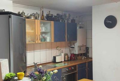 Casă cu 4 camere în Central