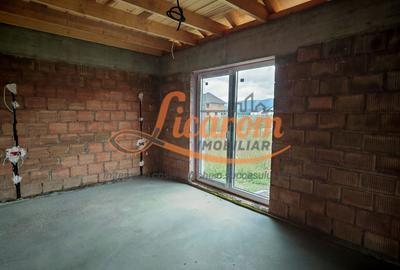 Casă individuală cu 4 camere cu Canalizare în Cristian - 8