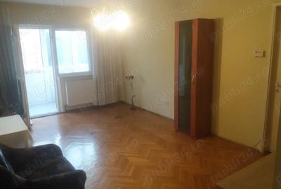 Apartament cu 3 camere decomandat în Tractorul - 8