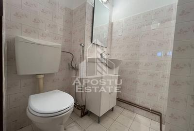 Apartament cu 3 camere, 2 bai, decomandat, centrala proprie, Sagulu - 10