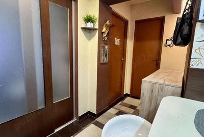 Apartament cu 2 camere decomandat în Micro 14 - 8