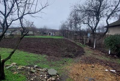 Teren si casa de vanzare ,mobilata, utilata,cu vad stradal excelent! - 1