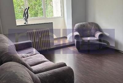 Apartament cu 4 camere semidecomandat, mobilat în Tineretului