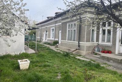 Casă cu 6 camere cu Teren 637 Mp în Central - 4