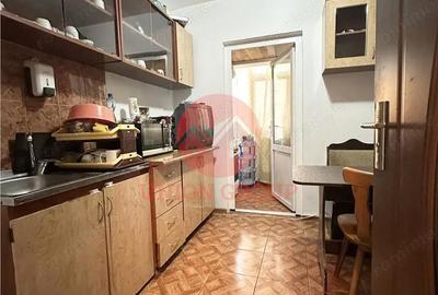 Apartament cu 3 camere decomandat în Central - 1