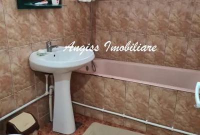 Apartament cu 3 camere decomandat în C5 - 8
