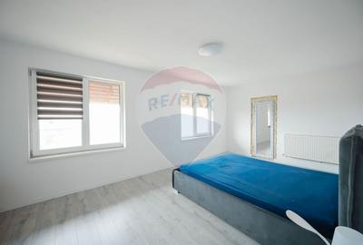 Casă cu 8 camere cu Teren 500 Mp în Iosia - 4