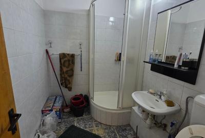 Calea Mosilor, 5 minute metrou Obor, stradal, vedere spate, bloc 1982, - 2