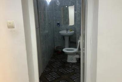 Sebastian,spatiu comercial ,4 camere ,cu 1 grup sanitar,terasa,loc parcare - 5